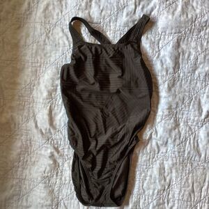 Speedo Women’s Swim Suit. Size 14 / 40